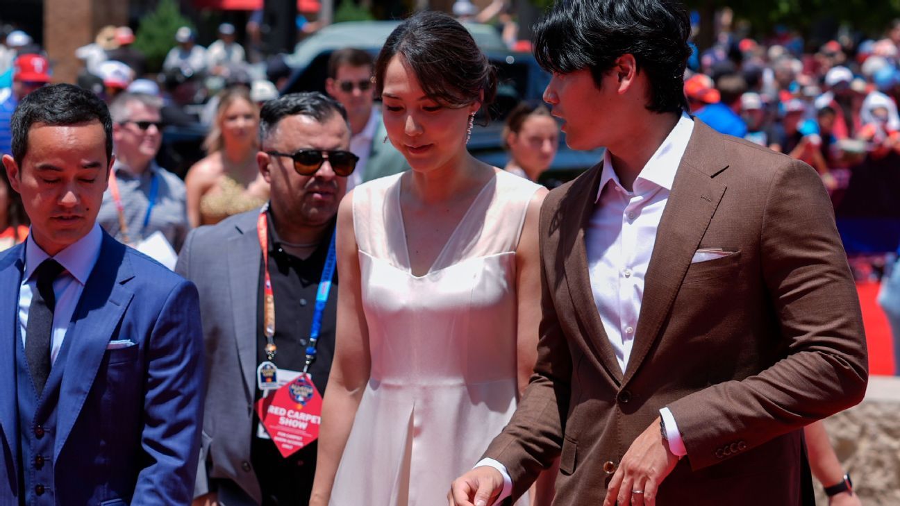 Shohei Ohtani y su esposa Mamiko Tanaka esperan a su primer hijo Shohei Ohtani y su esposa Mamiko Tanaka esperan a su primer hijo