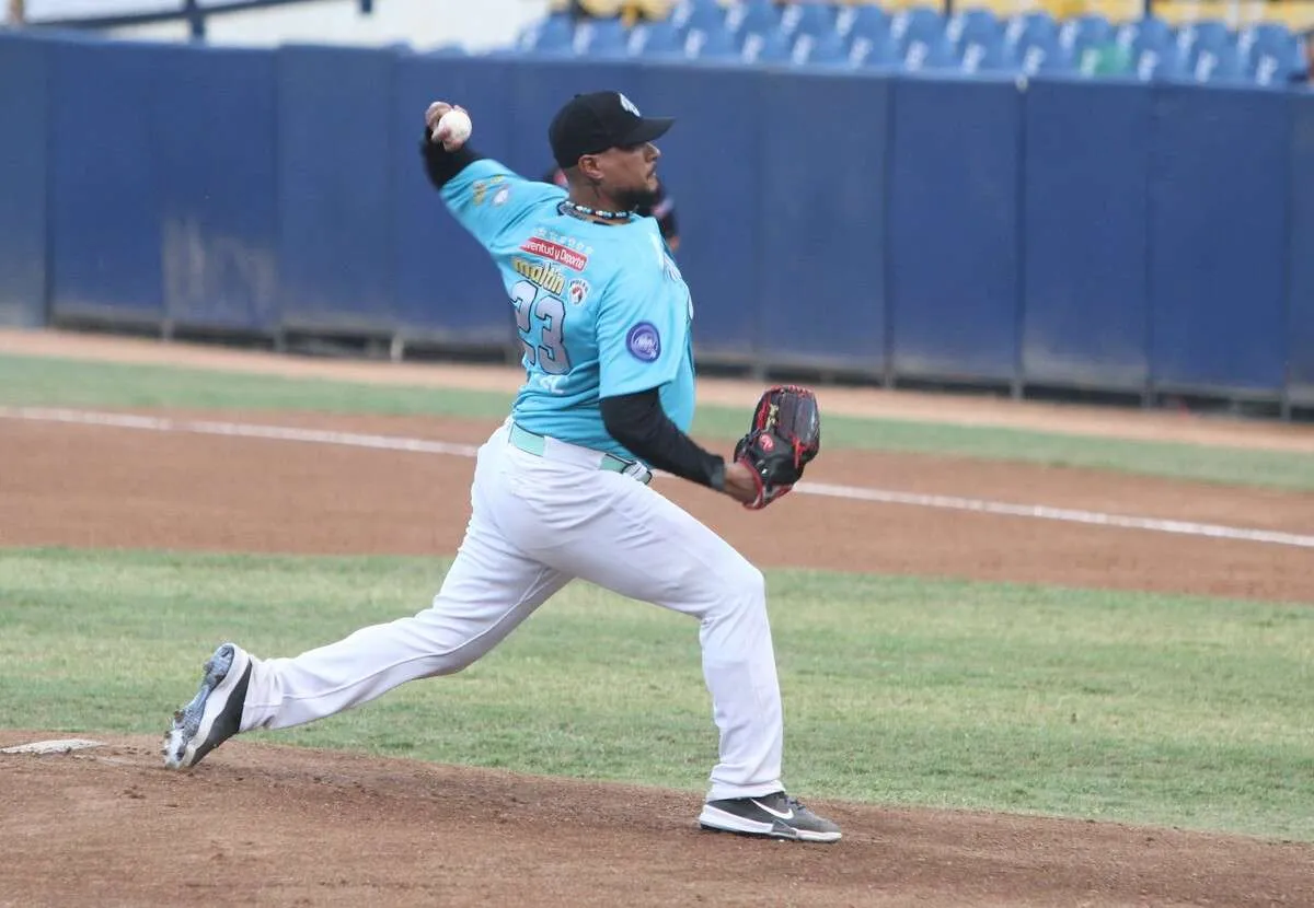 Félix Doubront pintó de blanco a Magallanes Félix Doubront pintó de blanco a Magallanes