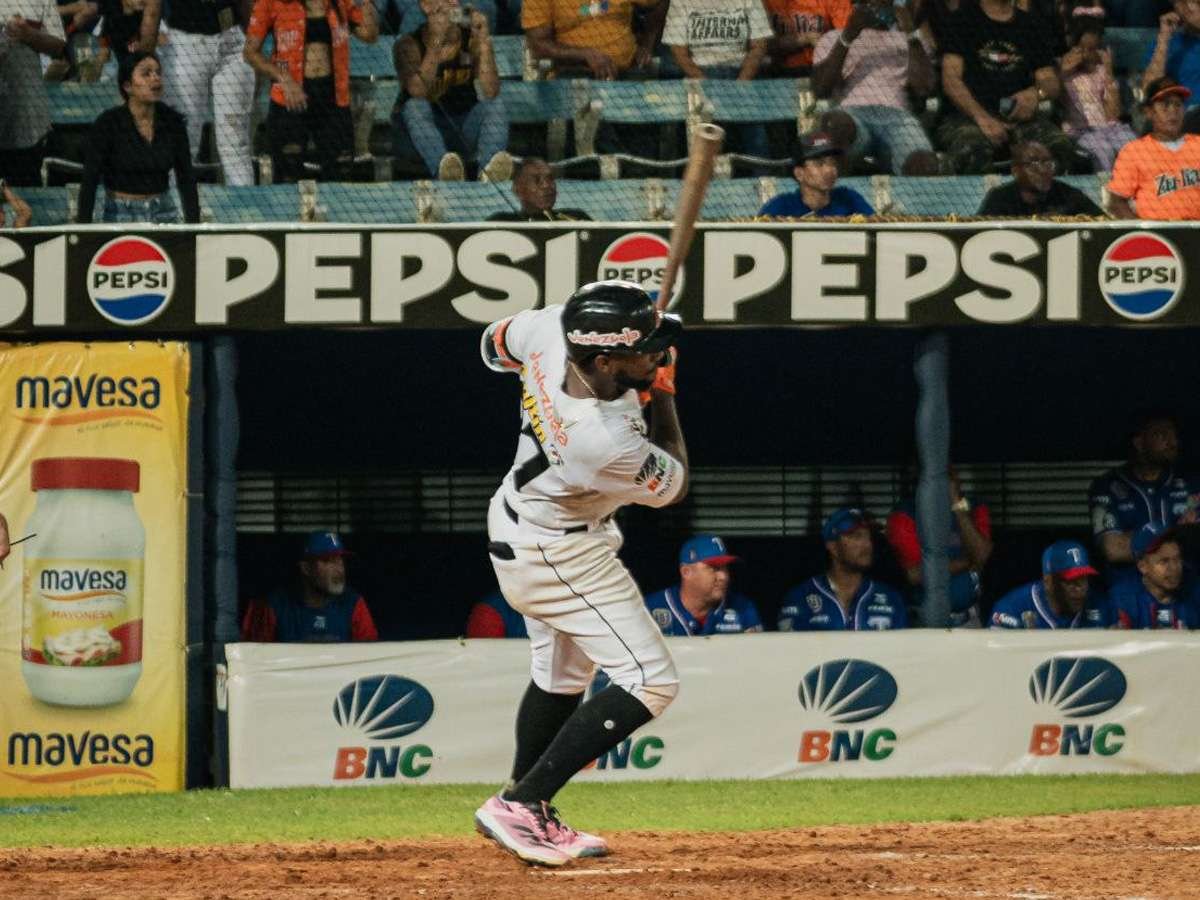 Osleivis Basabe le dio el boleto a playoffs a las Águilas