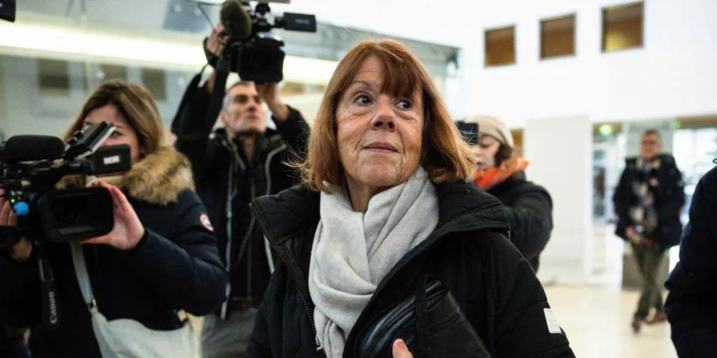 periodistas, jubilados, informáticos, camioneros y banqueros, con condenas de 3 a 15 años de cárcel periodistas, jubilados, informáticos, camioneros y banqueros, con condenas de 3 a 15 años de cárcel