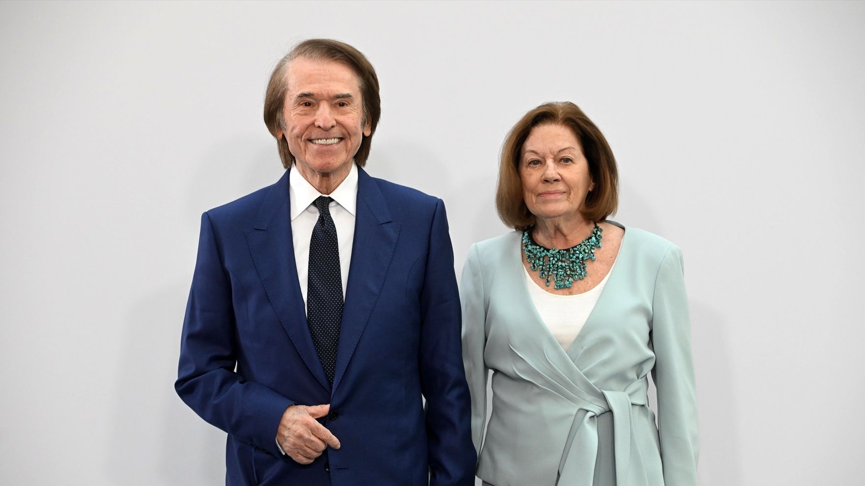 Raphael pasará la Nochebuena acompañado por su esposa en el hospital