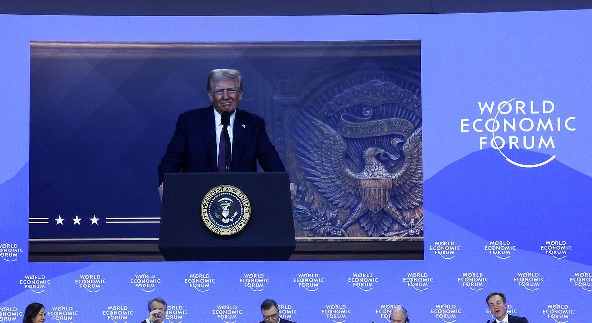 Trump exige a la OPEP bajar el precio del petróleo para que “todo el mundo” pueda recortar los tipos de interés
