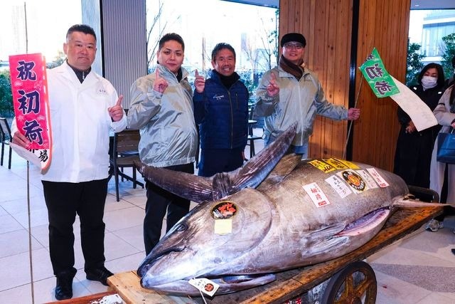 La Jornada – Pagan más de 1.3 mdd por un atún en primera subasta del año en Japón La Jornada – Pagan más de 1.3 mdd por un atún en primera subasta del año en Japón