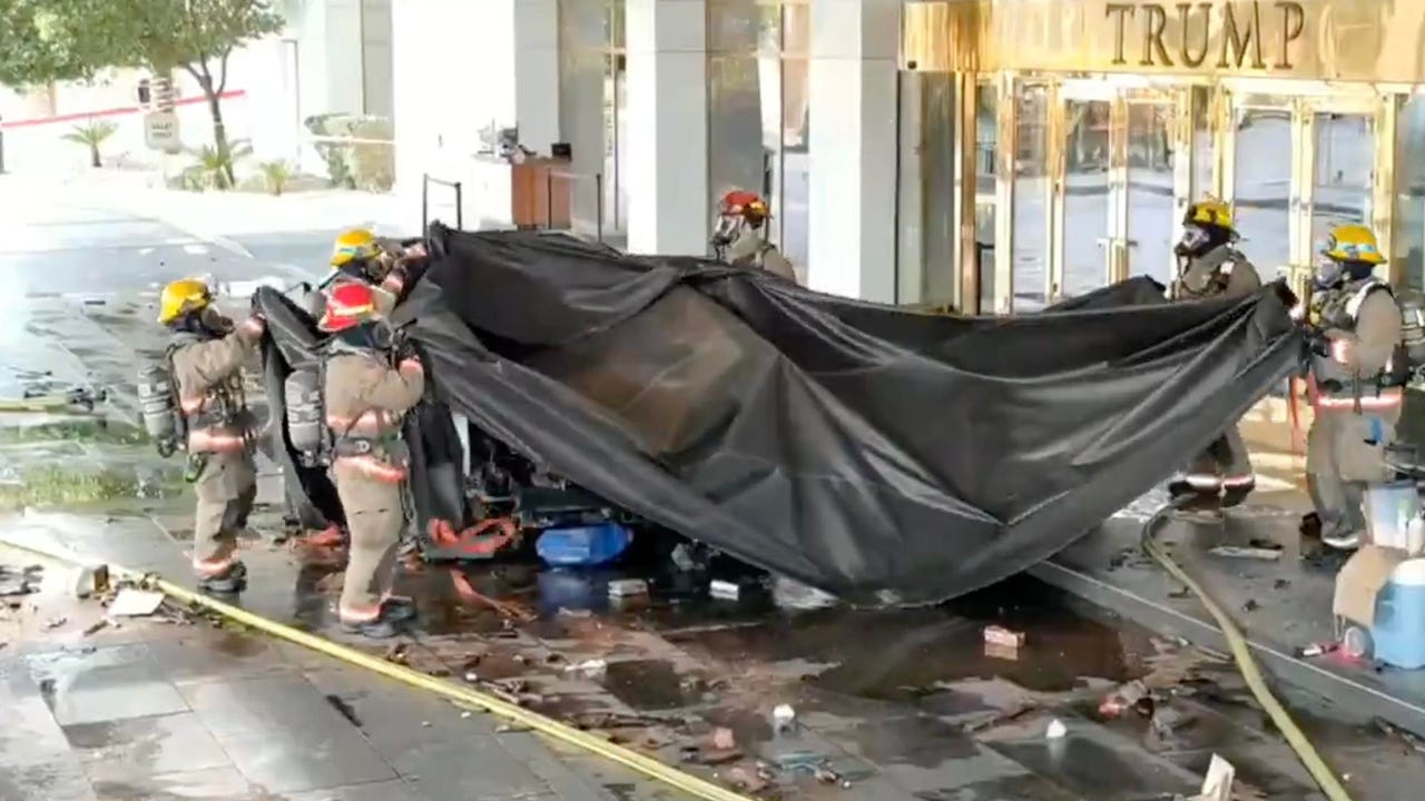 El FBI afirma que el sospechoso de la explosión del Tesla en Las Vegas no tenía animadversión hacia Trump El FBI afirma que el sospechoso de la explosión del Tesla en Las Vegas no tenía animadversión hacia Trump