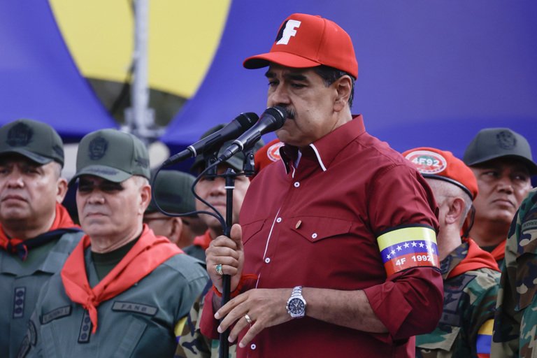 Maduro insulta al canciller de Panamá y dice que "no es capaz de defender" el Canal