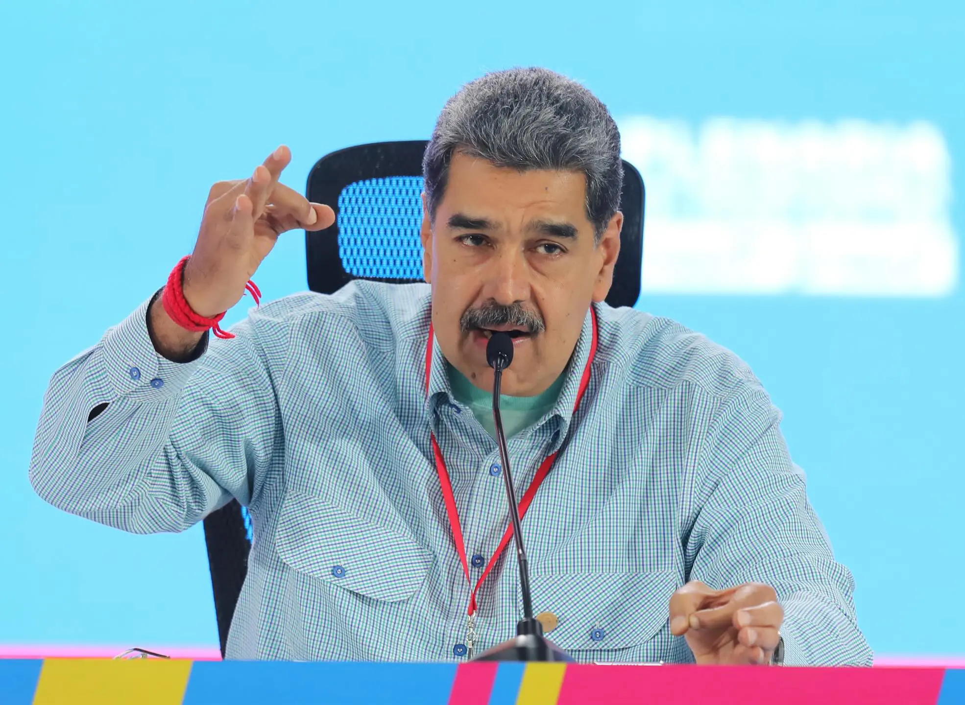 Presidente Maduro denuncia que al menos 31 millones de dólares han sido robados por la extrema derecha venezolana