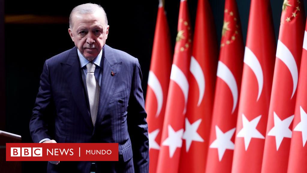 Erdogan intenta convertir a Turquía en una autocracia al estilo ruso Erdogan intenta convertir a Turquía en una autocracia al estilo ruso