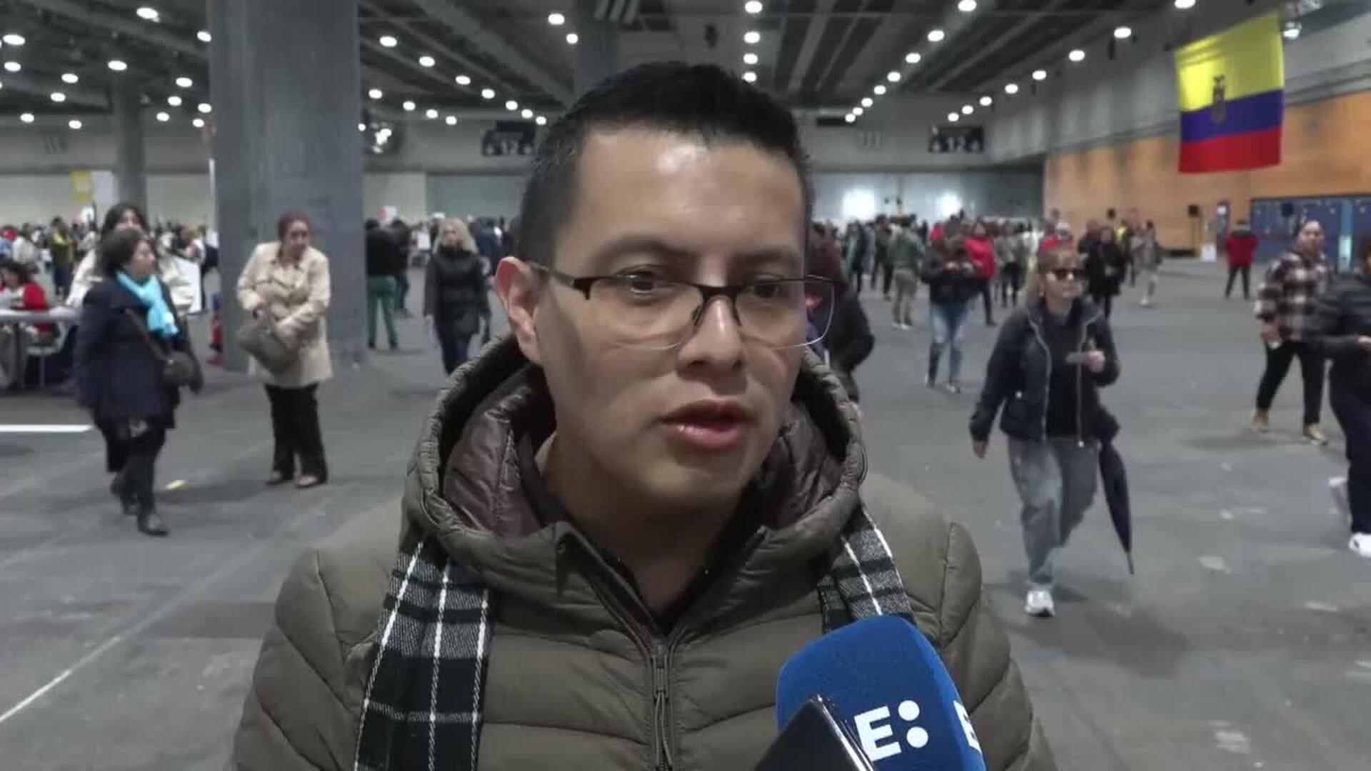 Miles de ecuatorianos empiezan a votar en España preocupados por la inseguridad en su país Miles de ecuatorianos empiezan a votar en España preocupados por la inseguridad en su país