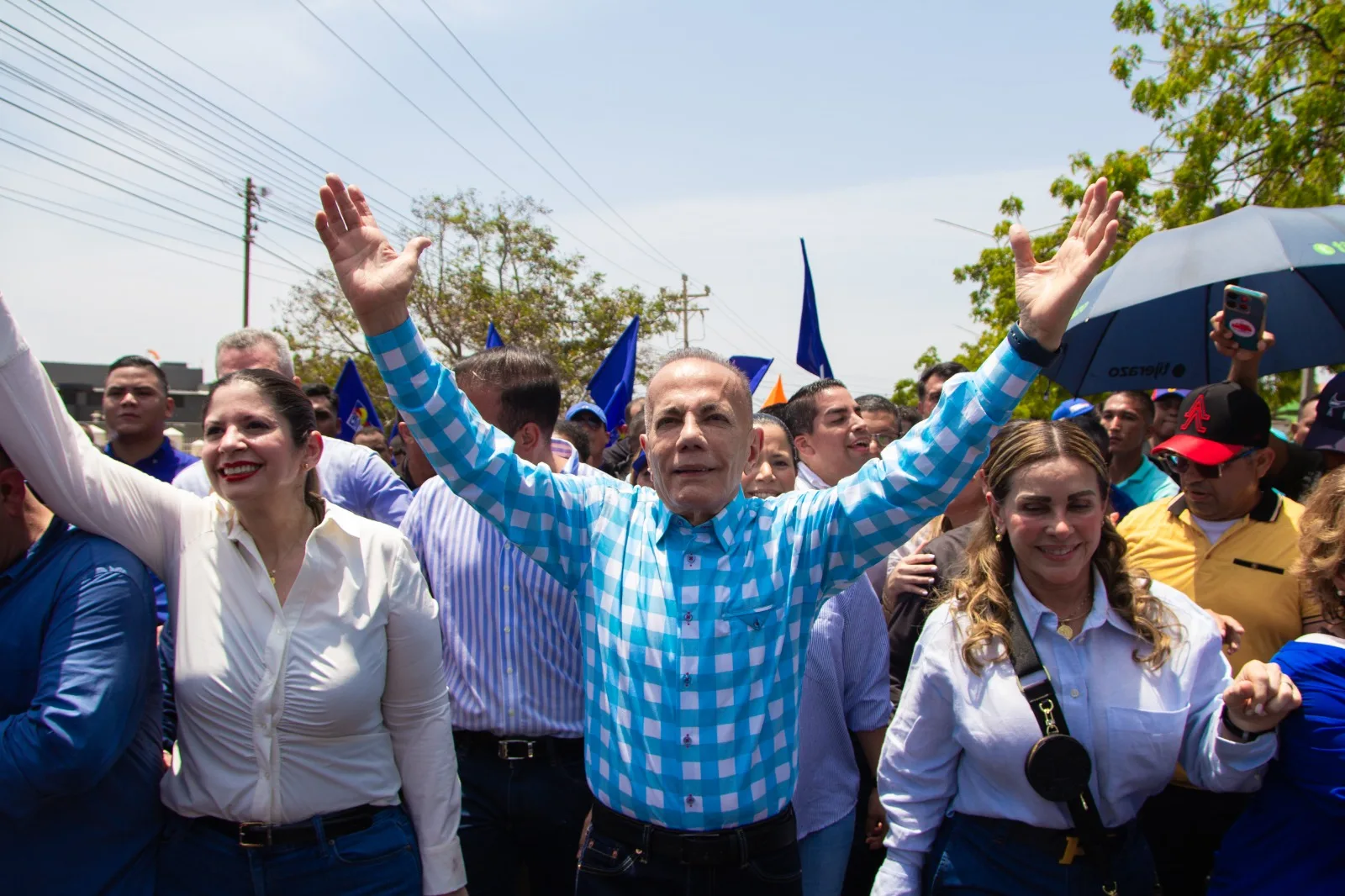 Manuel Rosales inscribió su candidatura para buscar la reelección en la Gobernación del Zulia Manuel Rosales inscribió su candidatura para buscar la reelección en la Gobernación del Zulia