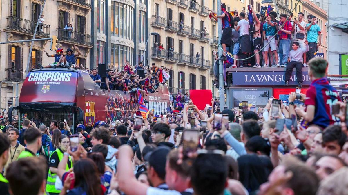 ¡670.000 barcelonistas en las calles de Barcelona!