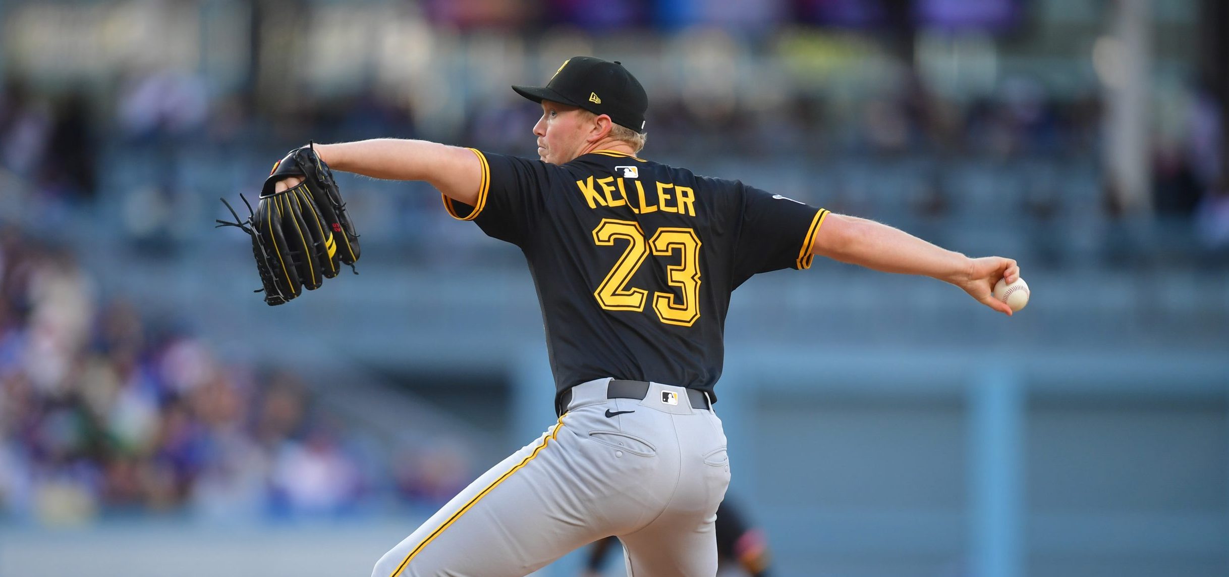 Los Piratas tropiezan nuevamente mientras los Padres desatan una marea ofensiva en el enfrentamiento de 9-4 en el PNC Park.